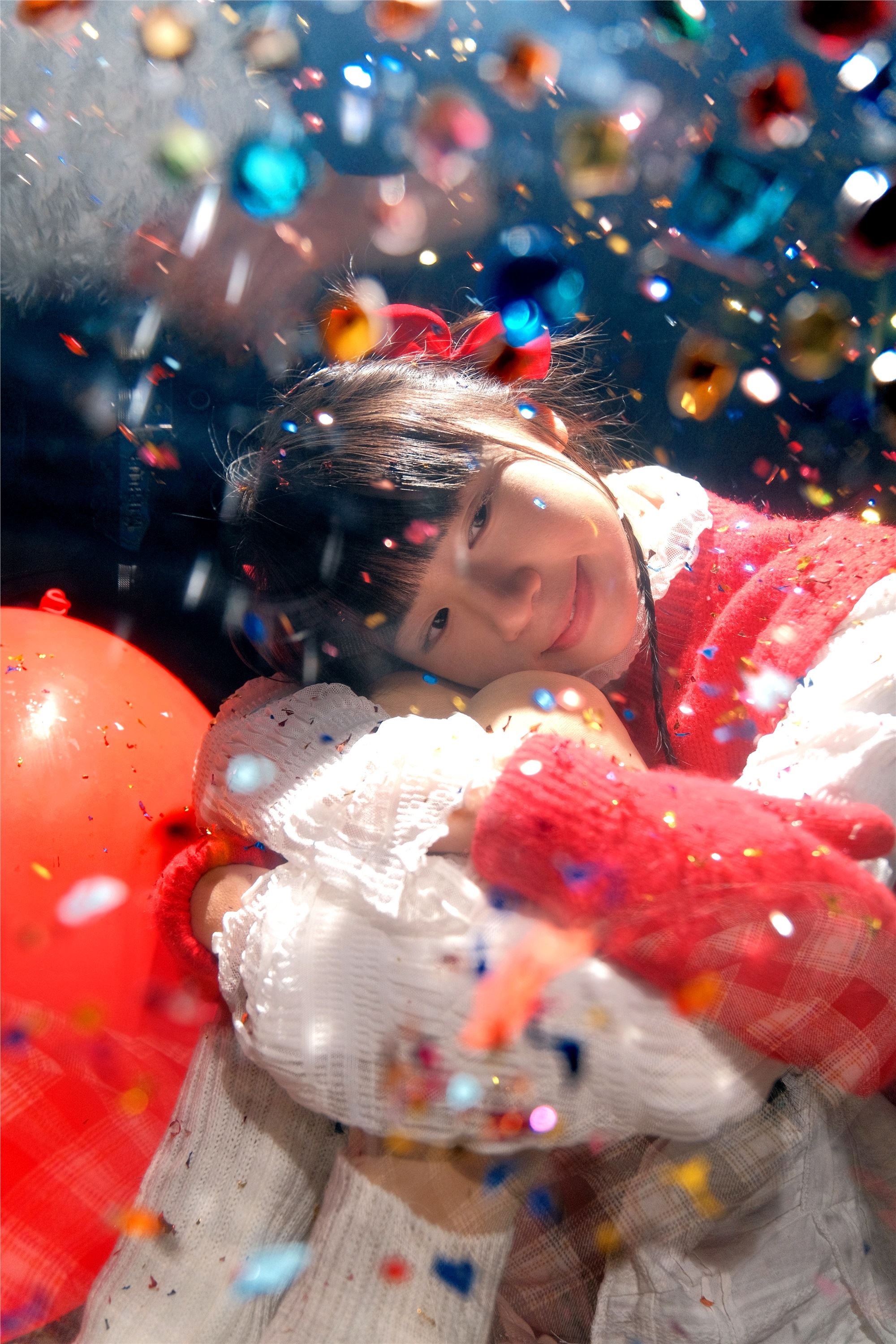 YITUYU 艺图语 2025.03.11 闪亮的新年 是三金呀